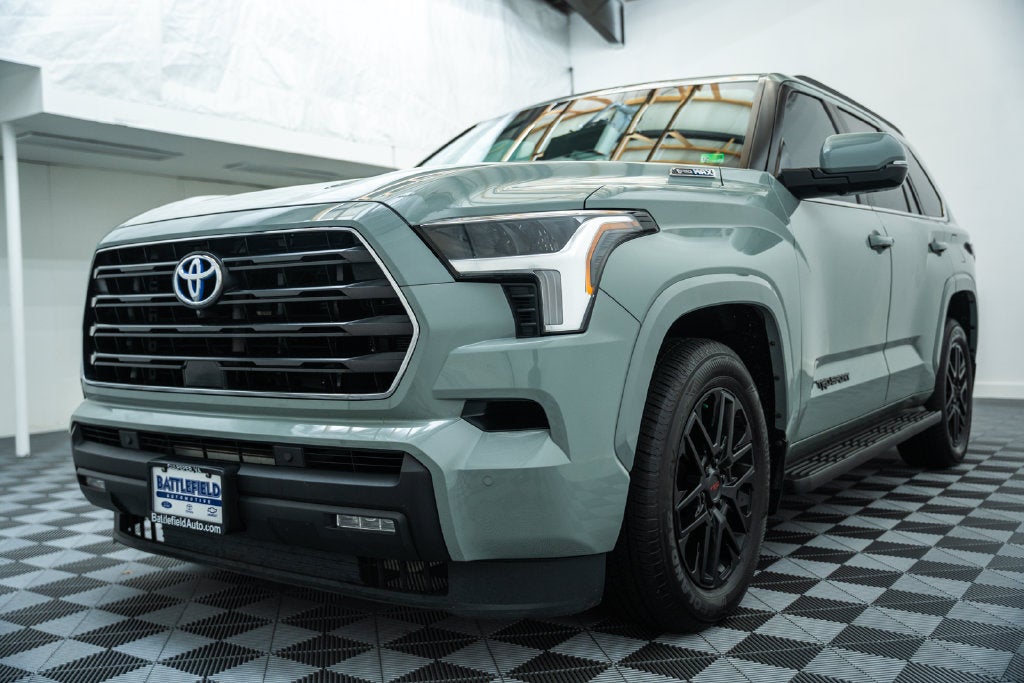2024 Toyota Sequoia SR5