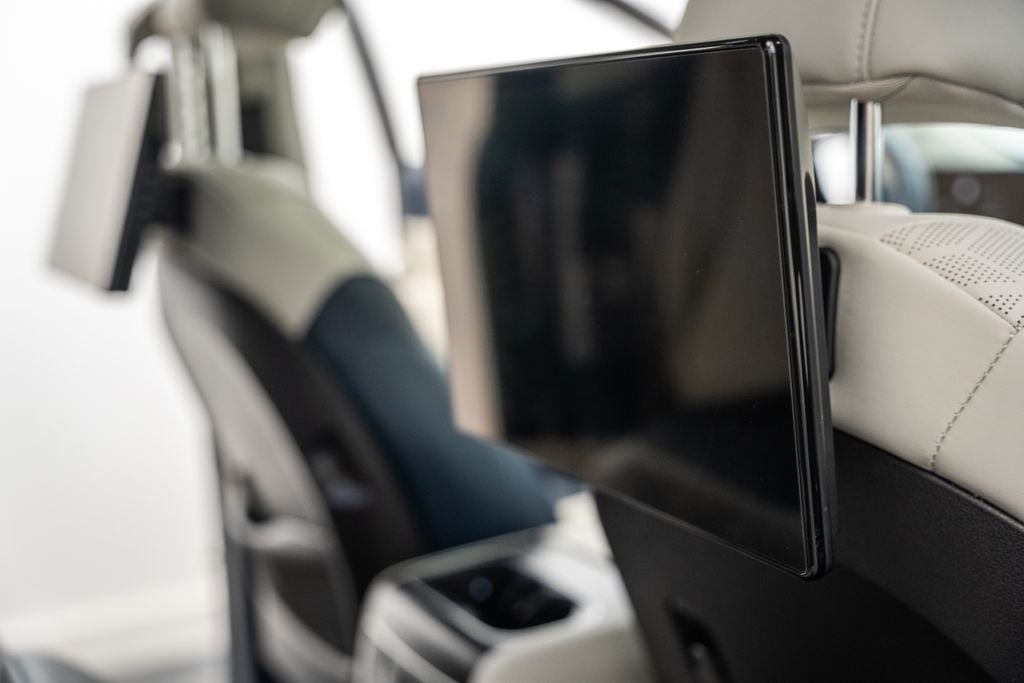 2025 Kia Carnival SX