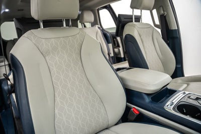 2025 Kia Carnival SX