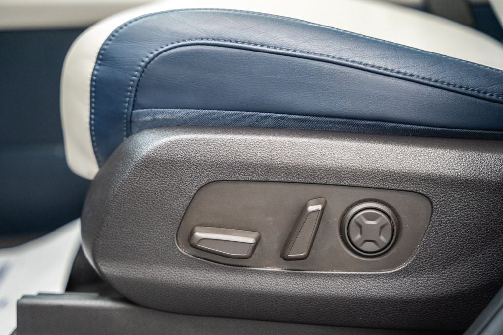 2025 Kia Carnival SX