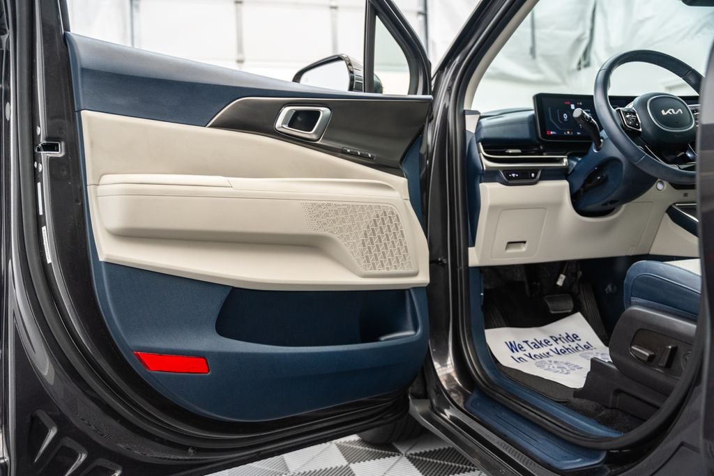 2025 Kia Carnival SX