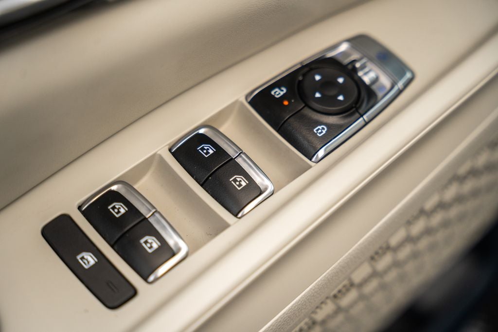 2025 Kia Carnival SX